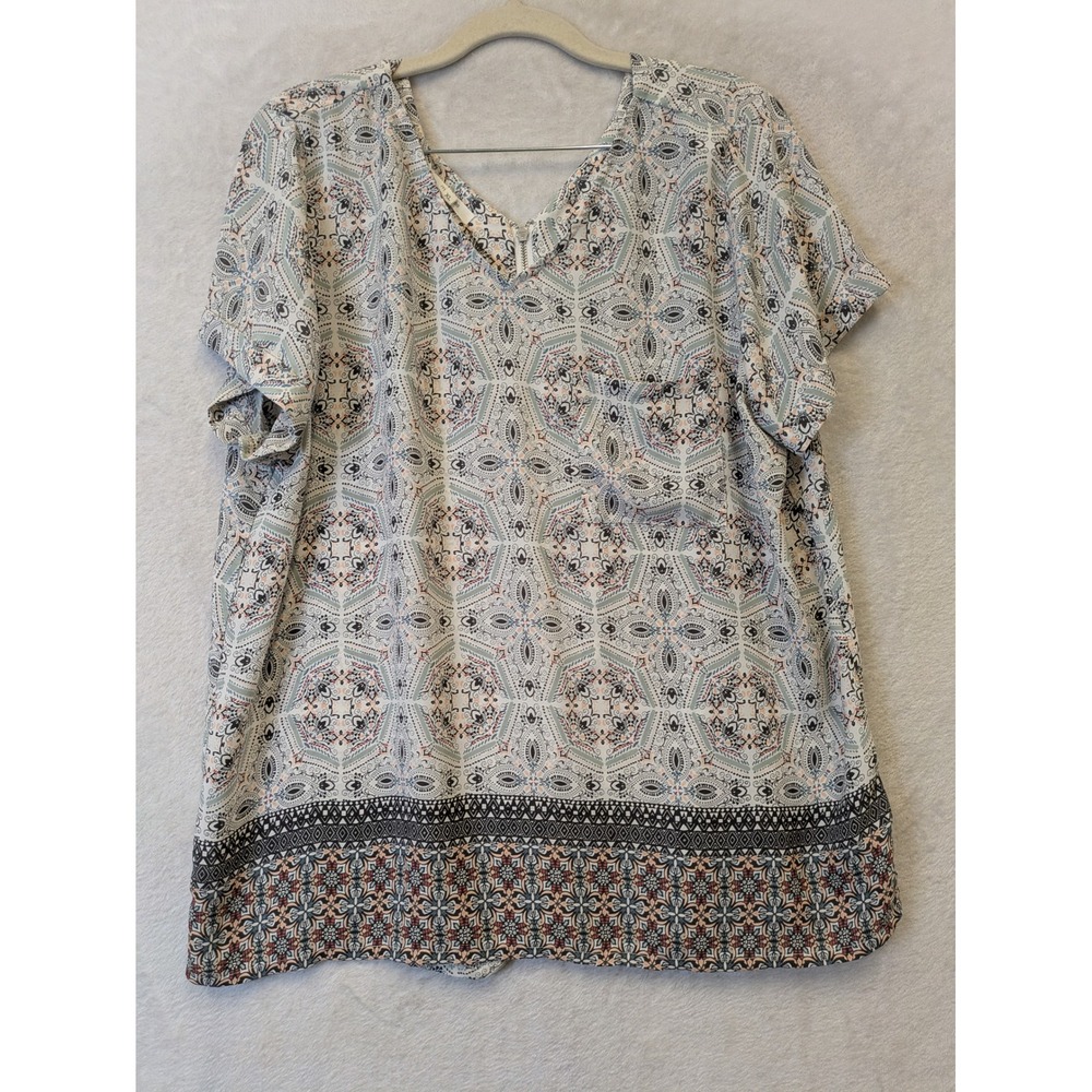 Maurices Womens XL Boho‎ Geometric Medallion V-Neck Blouse Top